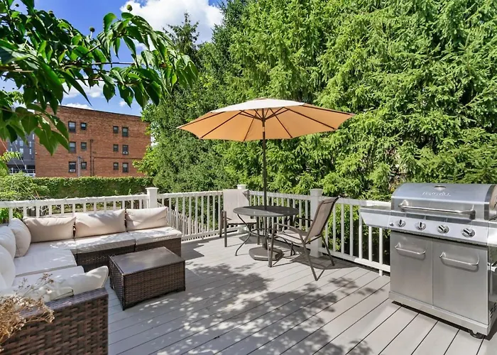 Stunning 4-story In Shadyside With Sauna, Plenty Of Off-street Parking, And Highly Walkable *