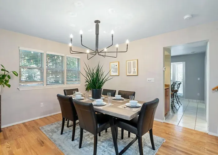 Holiday home Stunning 4-story In Shadyside With Sauna, Plenty Of Off-street Parking, And Highly Walkable