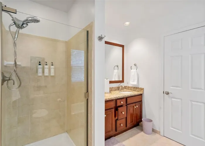 Stunning 4-story In Shadyside With Sauna, Plenty Of Off-street Parking, And Highly Walkable Pittsburgh